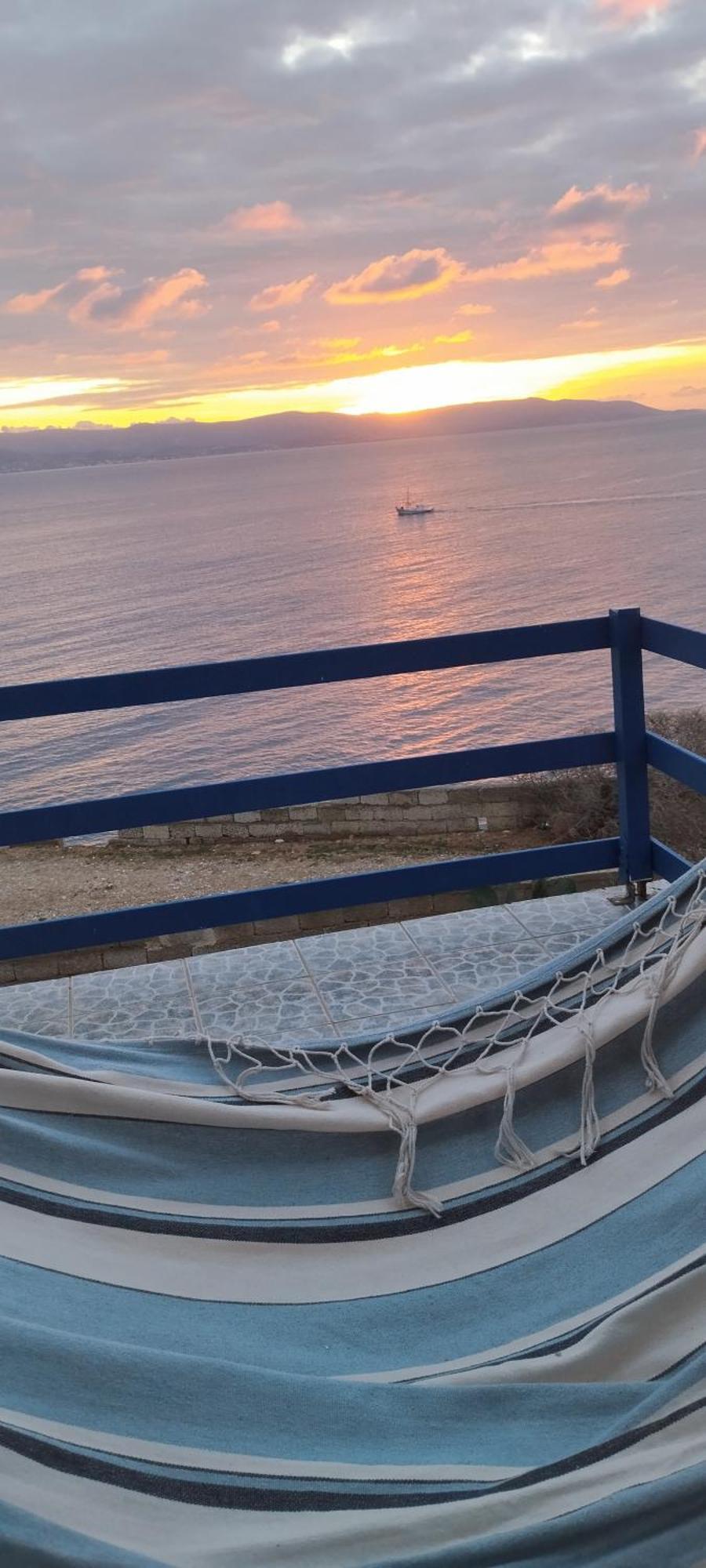 καραμπεικο * Piso Livadi